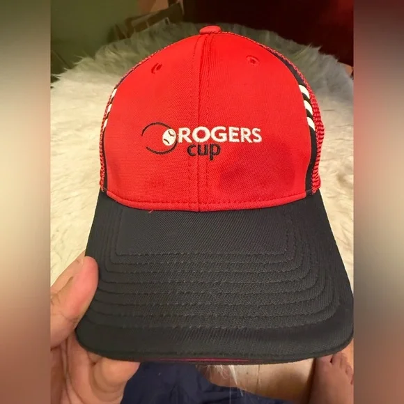 Adidas Bold Red Mesh Cap - Picture 1 of 6